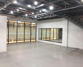 深圳長城電腦大廈南山寫字樓 出租、招租與出售信息全解析，兼談Q房網服務與計算機房維護